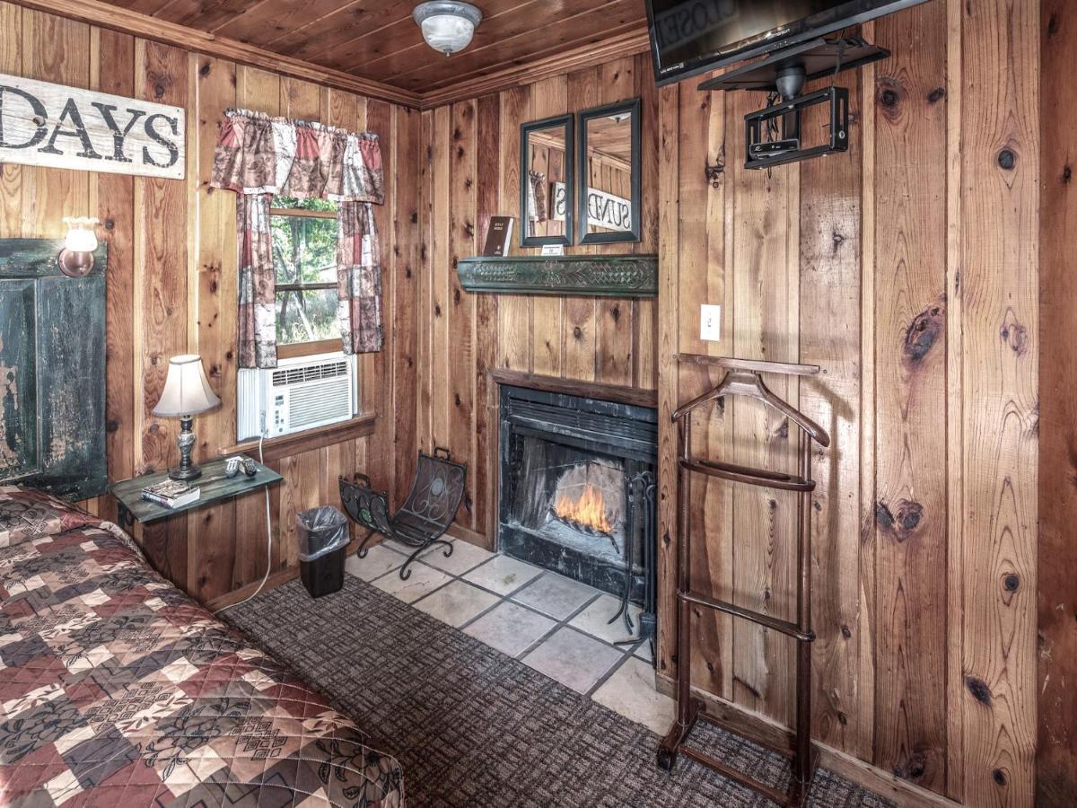 Apache Village 10, King Studio, Midtown, Sleeps 2 Ruidoso Exterior photo