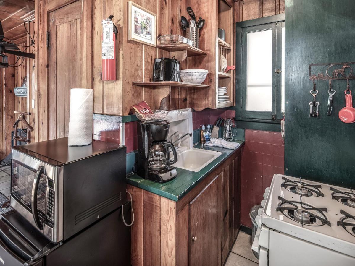 Apache Village 10, King Studio, Midtown, Sleeps 2 Ruidoso Exterior photo